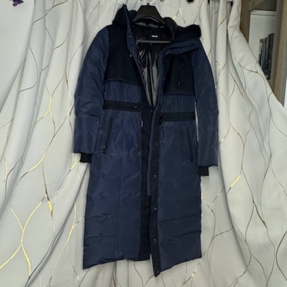 Mackage Navy & Black Down Winter Coat – Size Large